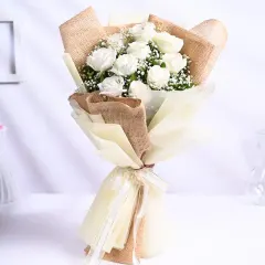 A Tale of White Roses