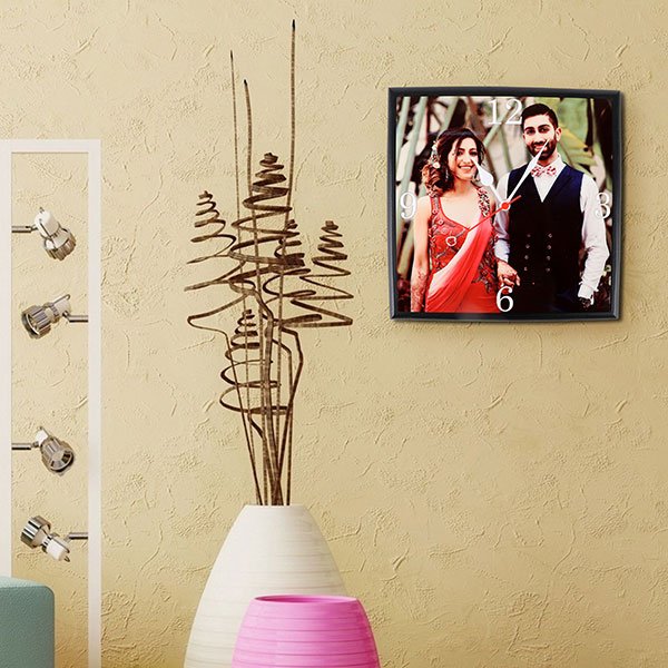Send Personalised Square Wall clock Online Gifts | Doviko