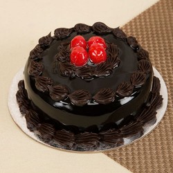 Lovely Round Chocolate Truffle Cake