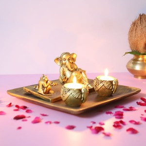 Relaxing Lord Ganesha With Rat