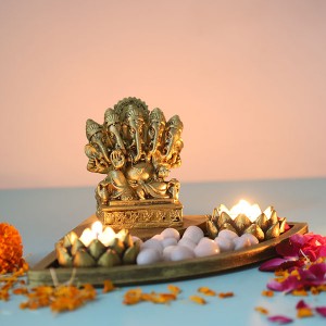 Ganesha Gift Setin a Oval Shape Tray