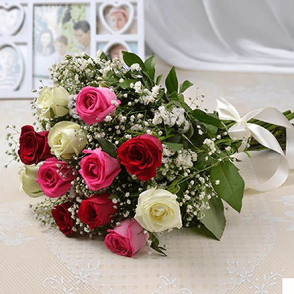 Bunch of 12 Mix - Red Pink White - Roses